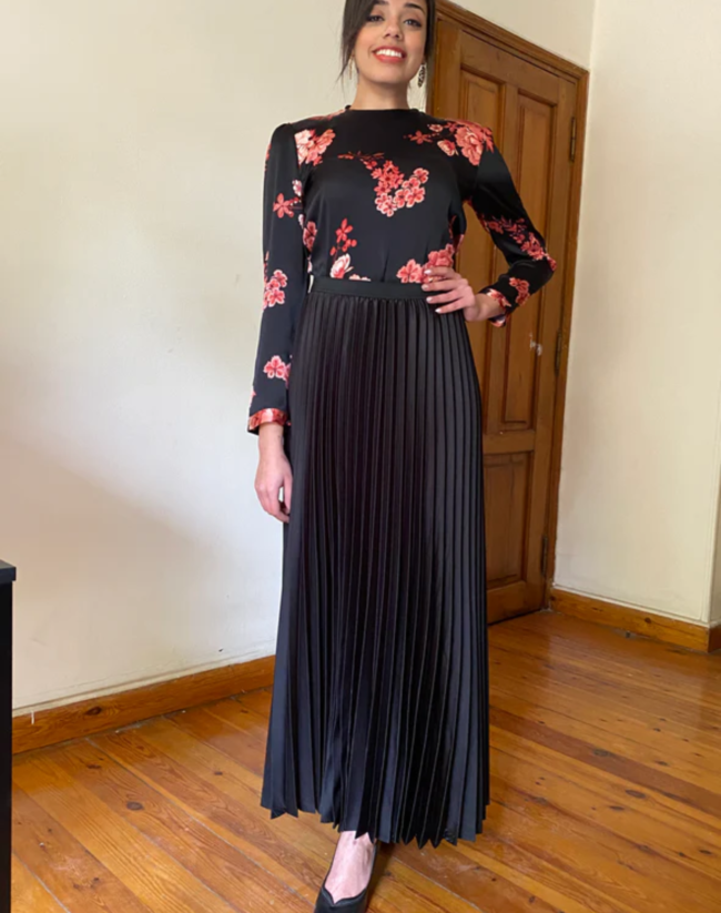 Black Satin Pleated Skirt - Image 3